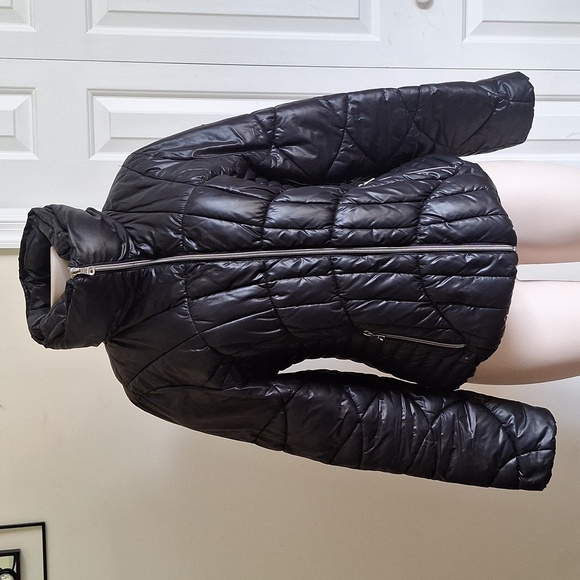 Guess Women's Black Puffer Jacket Size L - Picture 7 of 16